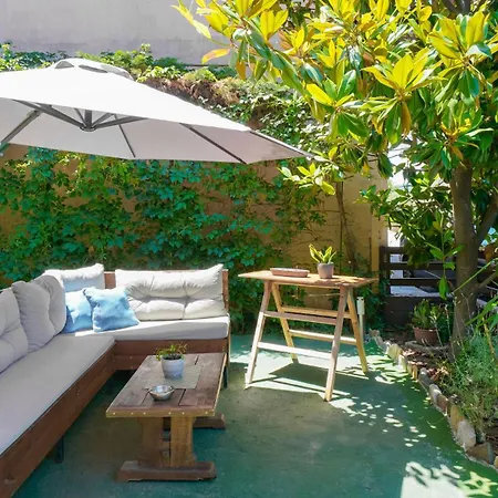 Yanna Apartment