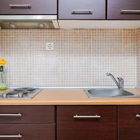 Yanna Apartment