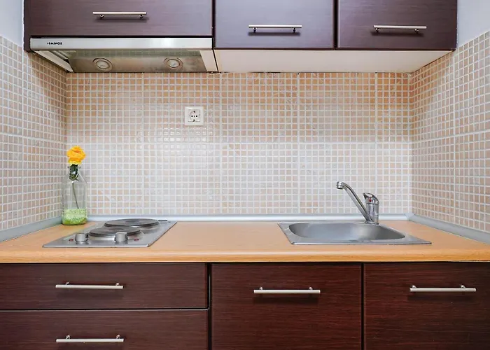 Yanna Apartment